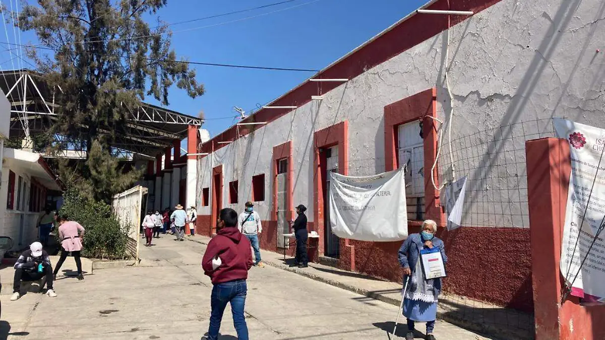 El Ayuntamiento de Santa Isabel Cholula gestionará obras de rehabilitación del libramiento que conecta a este municipio con San Jerónimo Tecuanipan